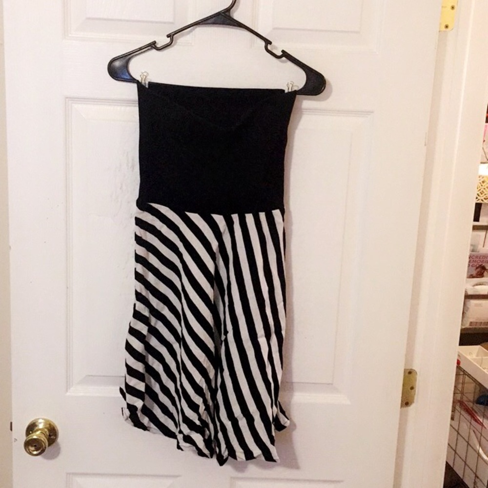 Can be strapless dress or a nice skirt !